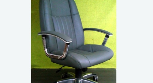 Перетяжка офисного кресла кожей. Технологический институт 1